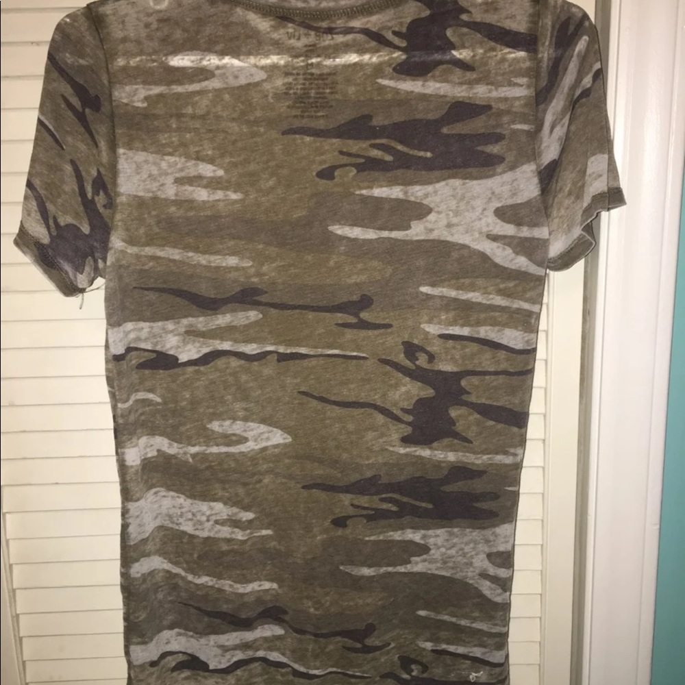 camo tee
